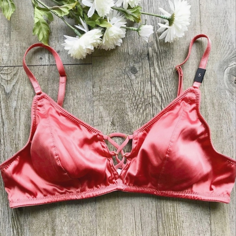 NWT Victoria’s Secret Pink Satin Scoop Bralette, XS Small 30B,32A, 34A, 32B, 34B